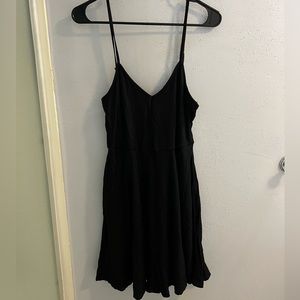 NWT women’s Verdusa black skater dress size medium